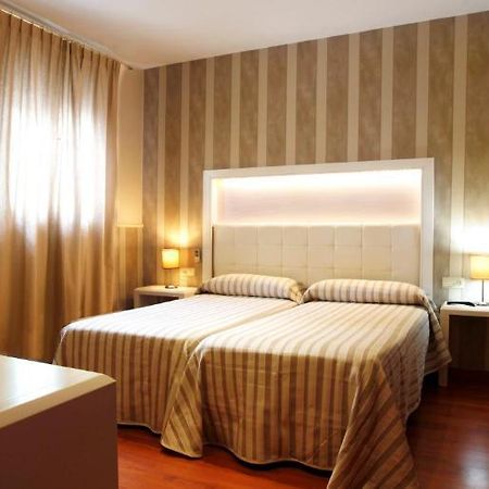 Hostal Paris San Fernando Rom bilde
